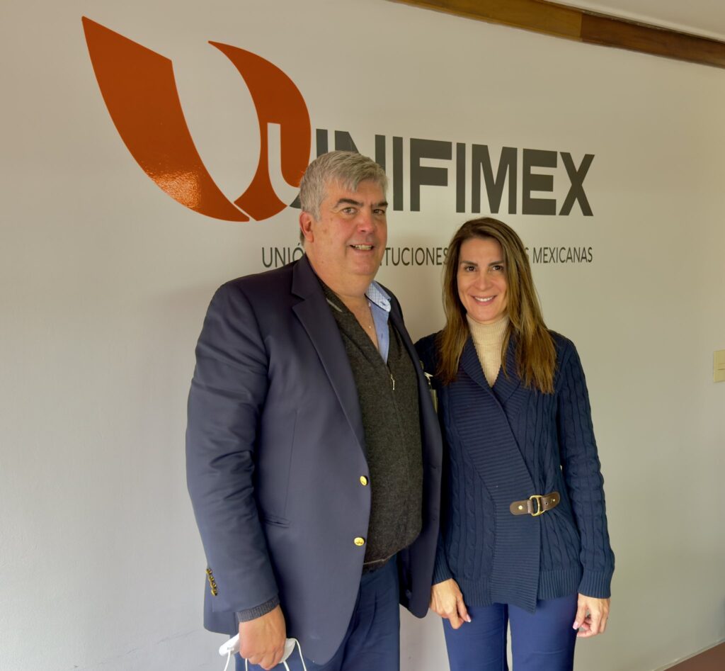 Soraya Pérez Munguía, Presidenta Ejecutiva de UNIFIMEX con José Sáenz, Presidente de la Asociación de Almacenes Generales de Depósito.