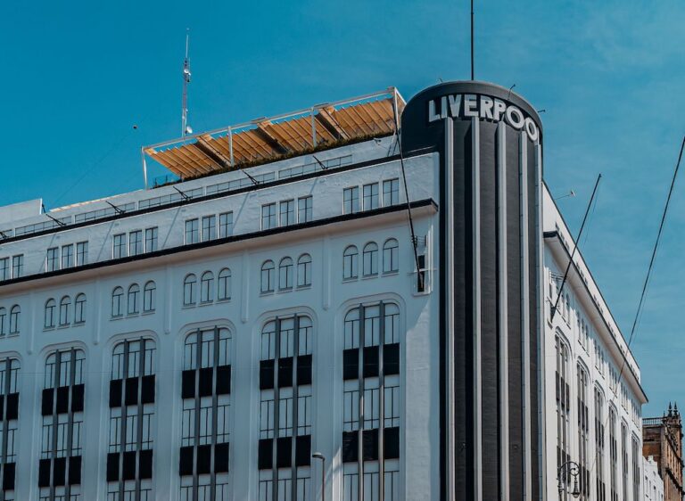 Actinver y Liverpool unen inversión y compras: así funciona Activa Liverpool
