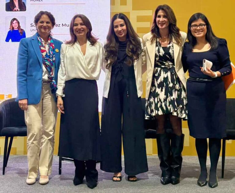 Participa nuestra Presidenta Ejecutiva de la #UNIFIMEX, Mtra. Soraya Pérez Munguía @PerezSoraya en el evento “#México en la visión de las #Economistas”